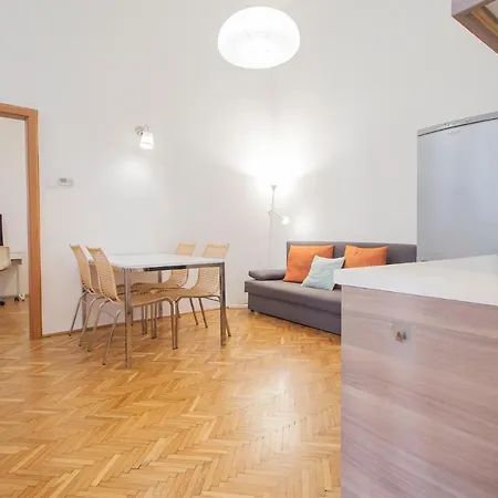 Apartment Two Bedroom At Basilica