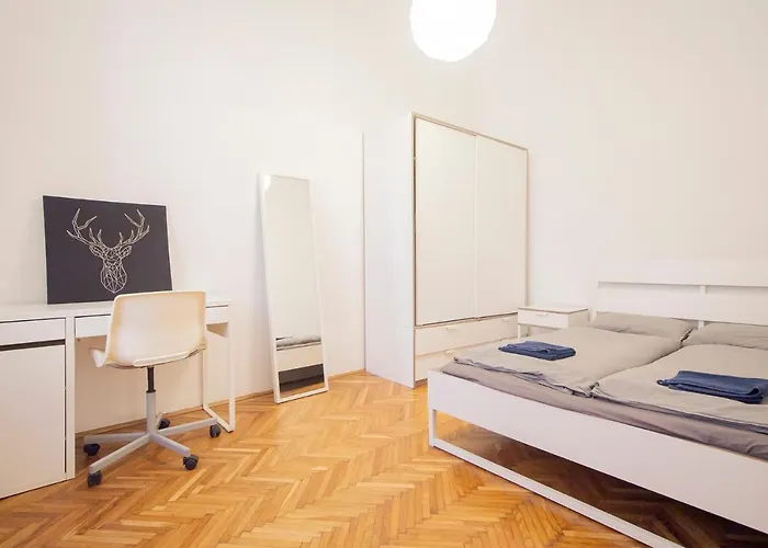 Apartment Two Bedroom At Basilica Budapest