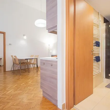 Two Bedroom At Basilica Apartmán *
